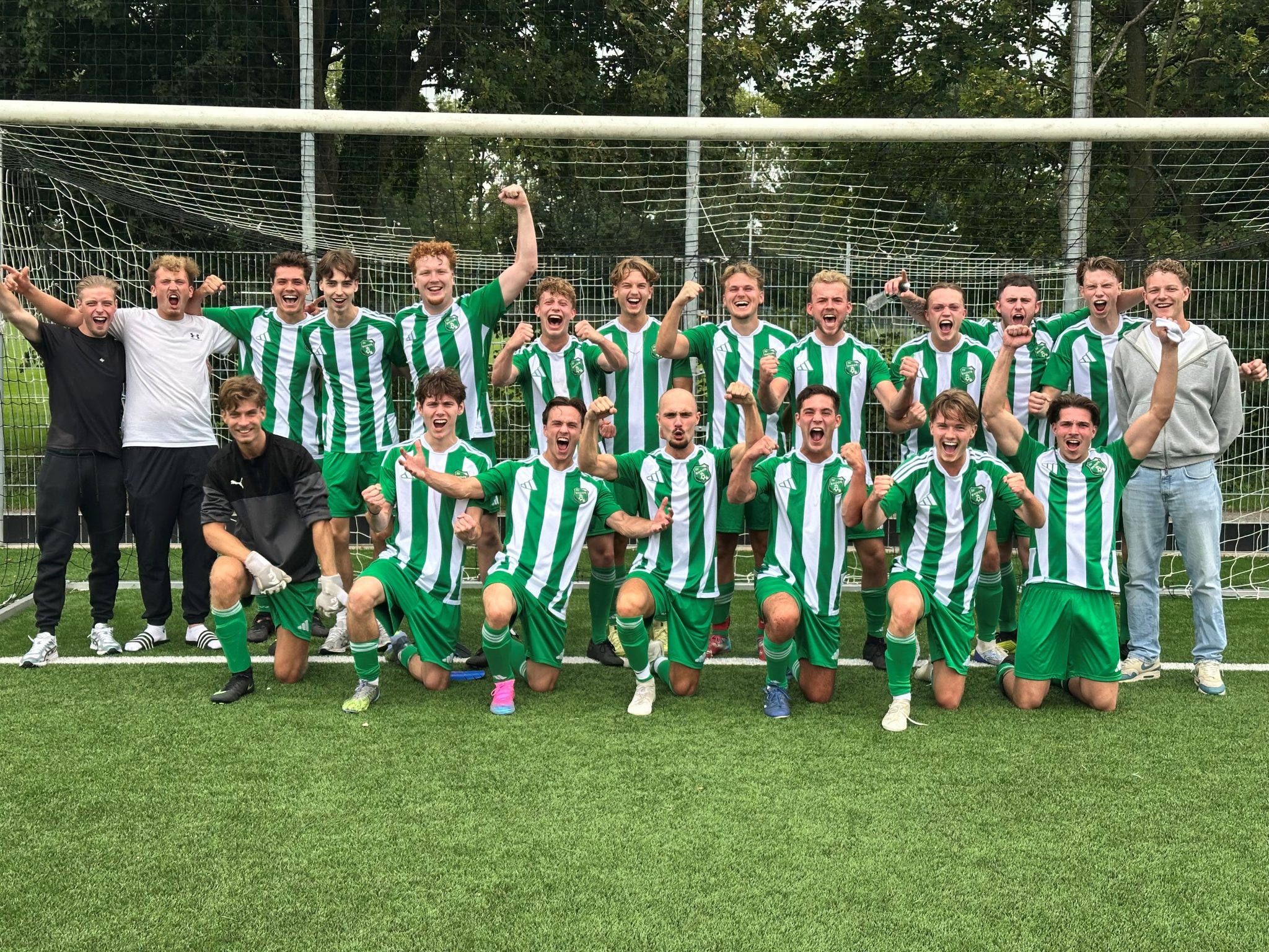 O23-2 vriendenelftal met winnaars mentaliteit!