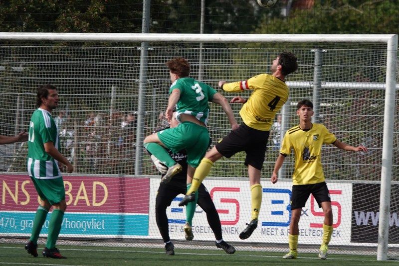 SV RHOON wint eerste competitie thuiswedstrijd tegen Strijen