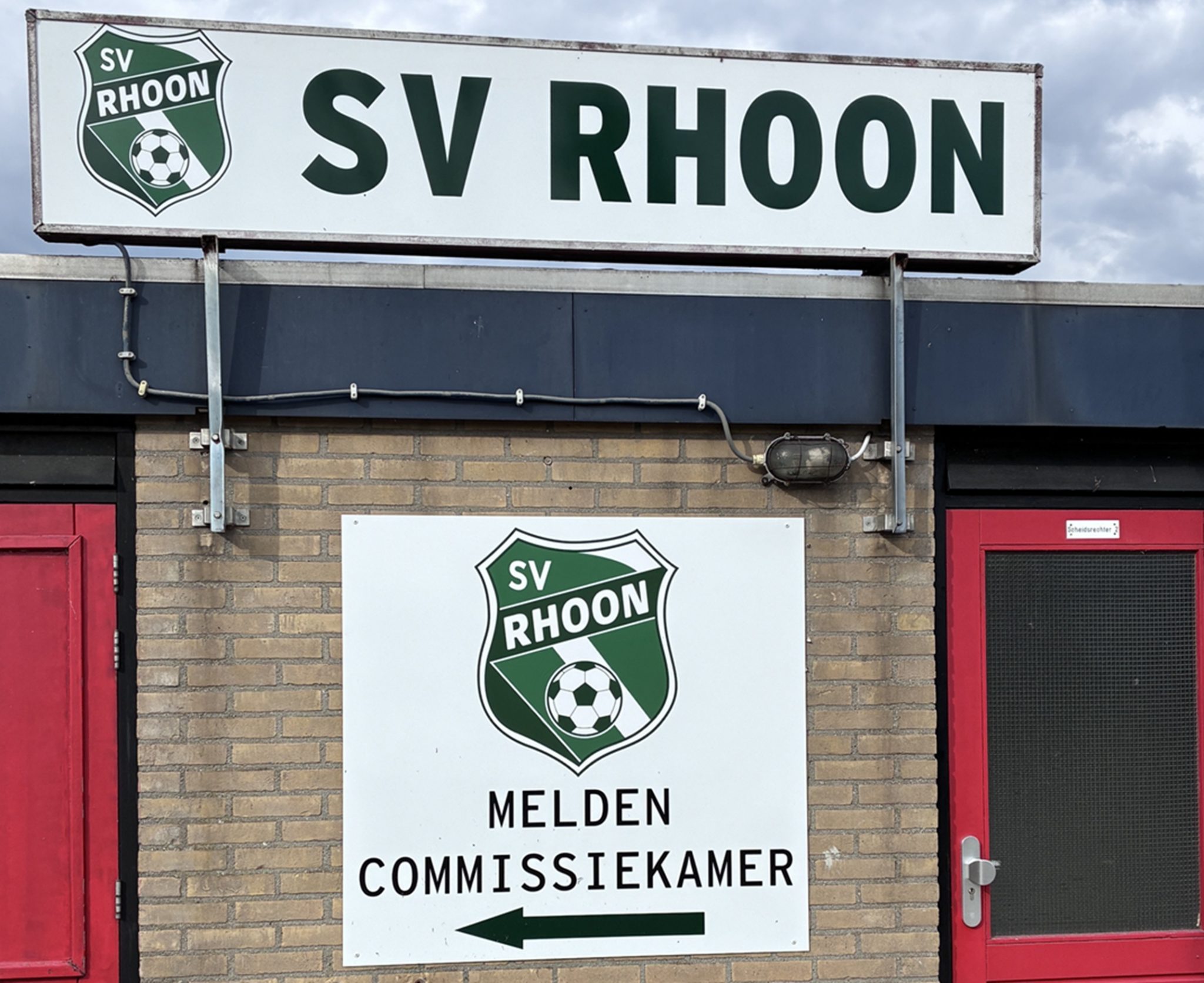 Omkleuing SV RHOON vordert gestaag